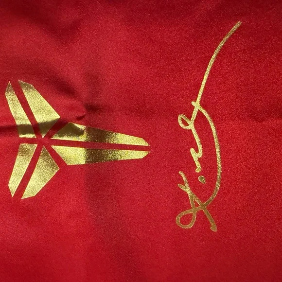 Kobe Year of the Mamba Dust Bag - Picture 2 of 3